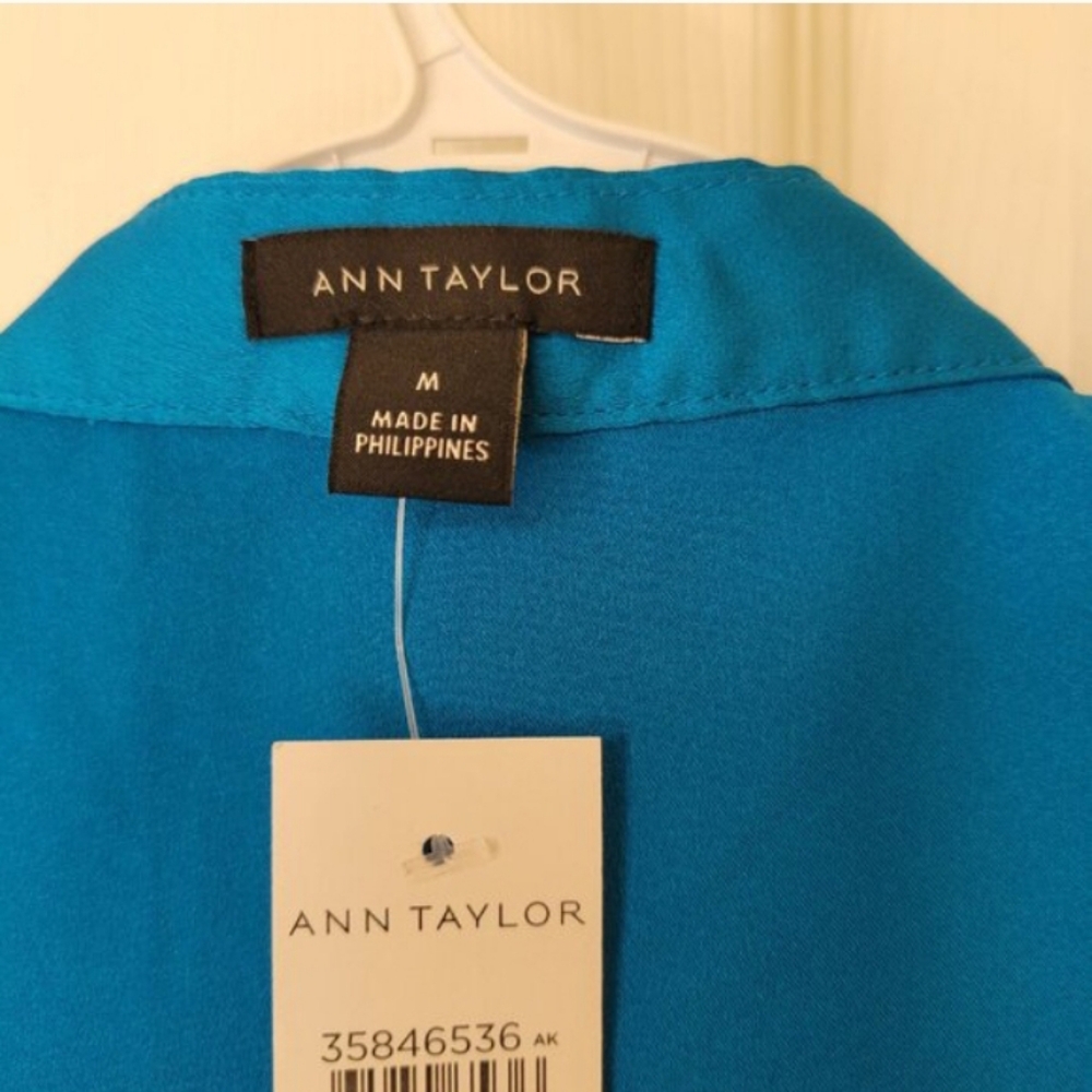 Ann Taylor Turquoise Sleeveless Ruffle Blouse Sz M NWT - Picture 2 of 4